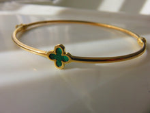Load image into Gallery viewer, Van Cleef &amp; Arpels Style Malachite Green Clover Gold Bangle 9 Carat Yellow
