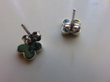 Load image into Gallery viewer, Van Cleef &amp; Arpels Style Gold Malachite Clover Stud Earrings 9 Carat White Solid
