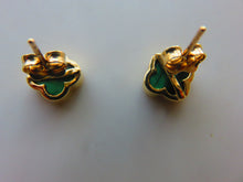 Load image into Gallery viewer, Van Cleef &amp; Arpels Style Gold Malachite Green Clover Stud Earrings 9 Carat Yellow Solid
